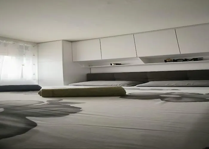 Sunrise Apartment *